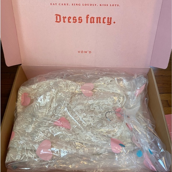 Vow’d Lively Wedding Dress NWT Size 8 - Picture 6 of 6